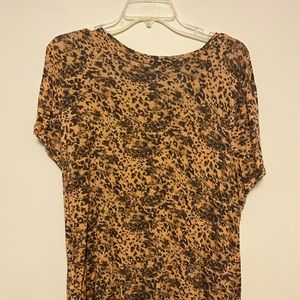 Like New. Nine West Soft Spun loose fit top. worn 1x. Smoke free home. Size Lg.